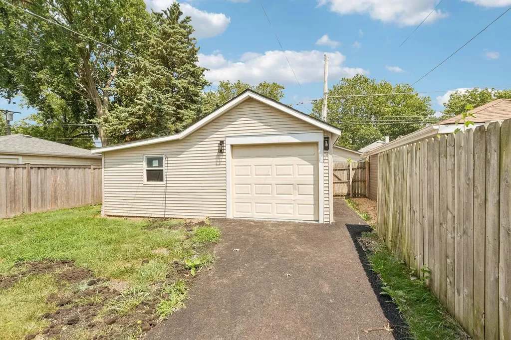 4163 Eberly Avenue Brookfield IL 60513