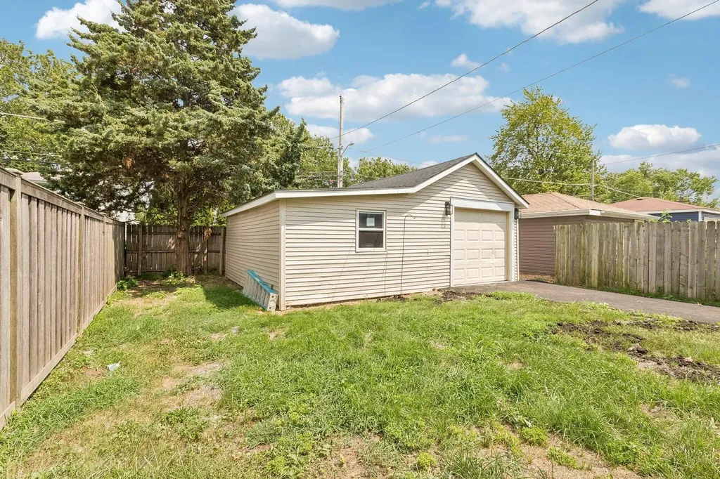 4163 Eberly Avenue Brookfield IL 60513