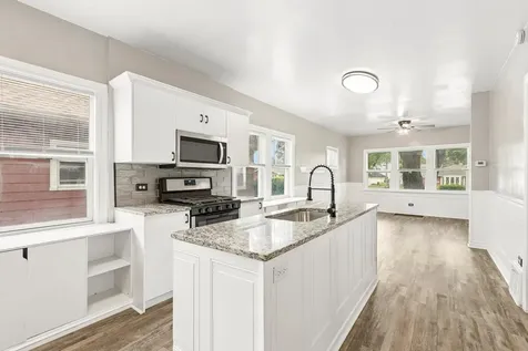 4163 East Eberly Avenue Brookfield IL 60513