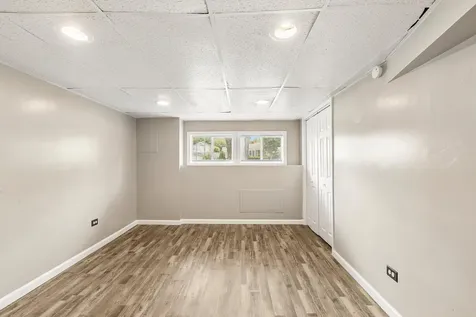 4163 East Eberly Avenue Brookfield IL 60513