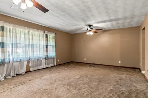 630 84TH Avenue Rock Island IL 61201