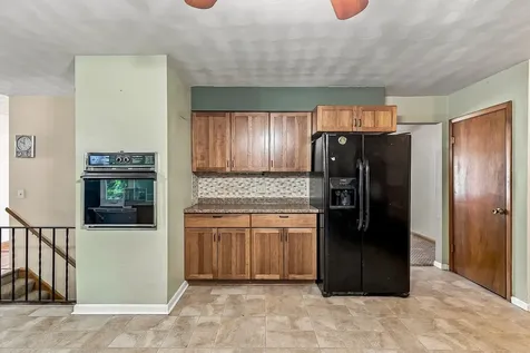 630 84TH Avenue Rock Island IL 61201