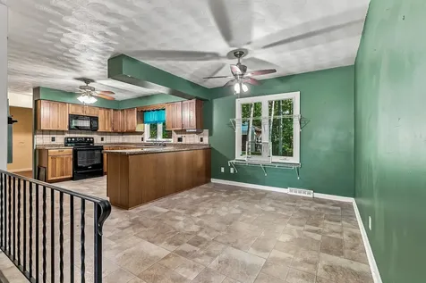 630 84TH Avenue Rock Island IL 61201