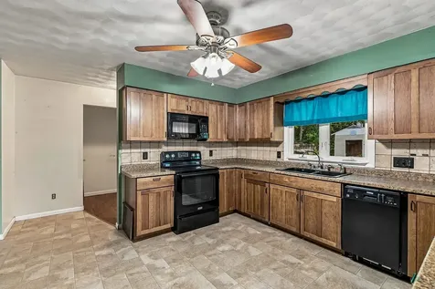 630 84TH Avenue Rock Island IL 61201