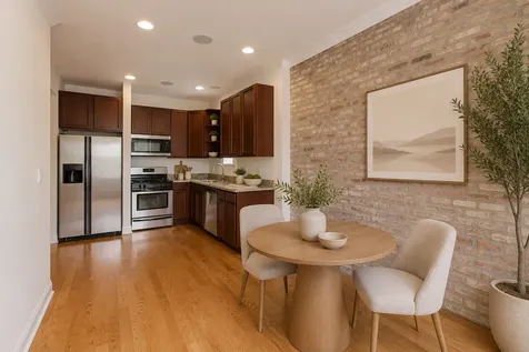 6150 North Ravenswood Avenue Chicago IL 60660