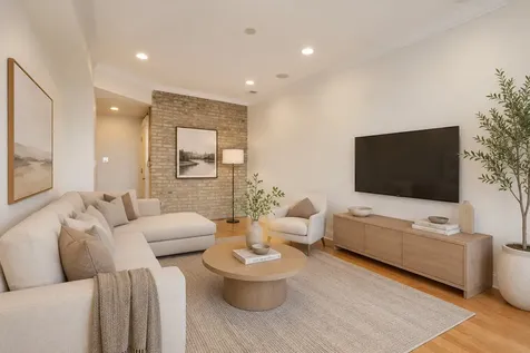 6150 North Ravenswood Avenue Chicago IL 60660