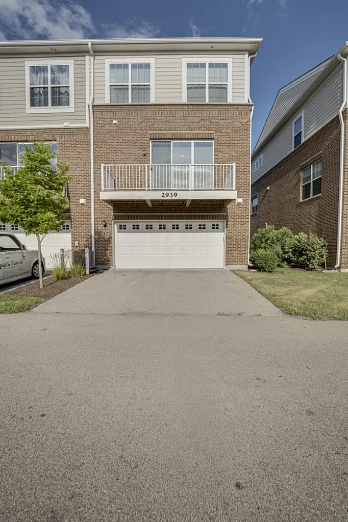 2939 Showplace Drive Naperville IL 60564