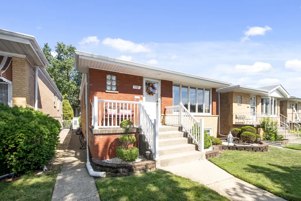 7707 Merrimac Avenue Burbank IL 60459