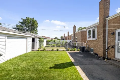 7707 Merrimac Avenue Burbank IL 60459