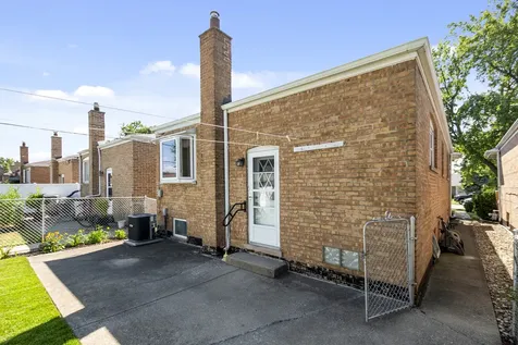 7707 Merrimac Avenue Burbank IL 60459