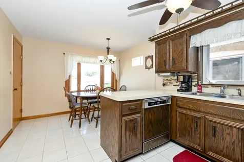 7707 Merrimac Avenue Burbank IL 60459