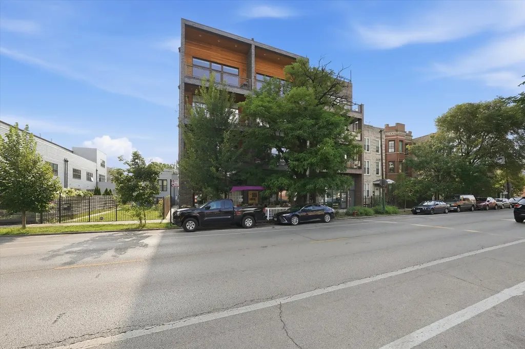 934 North California Avenue Chicago IL 60622
