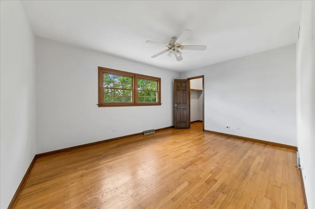 5641 Deerpath Lane Downers Grove IL 60516