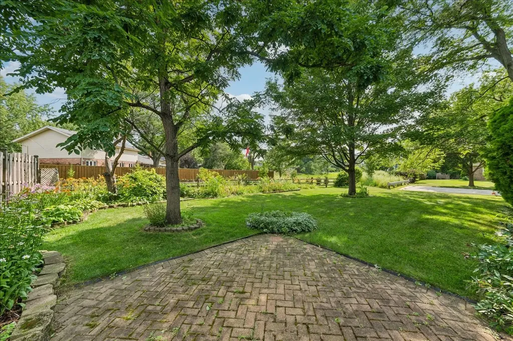 5641 Deerpath Lane Downers Grove IL 60516