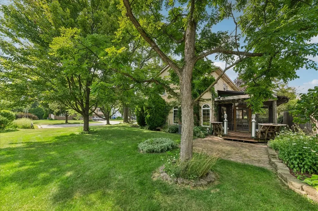 5641 Deerpath Lane Downers Grove IL 60516