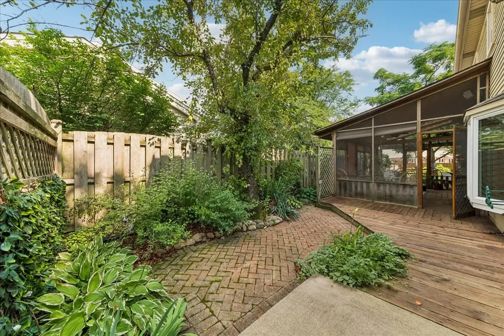 5641 Deerpath Lane Downers Grove IL 60516