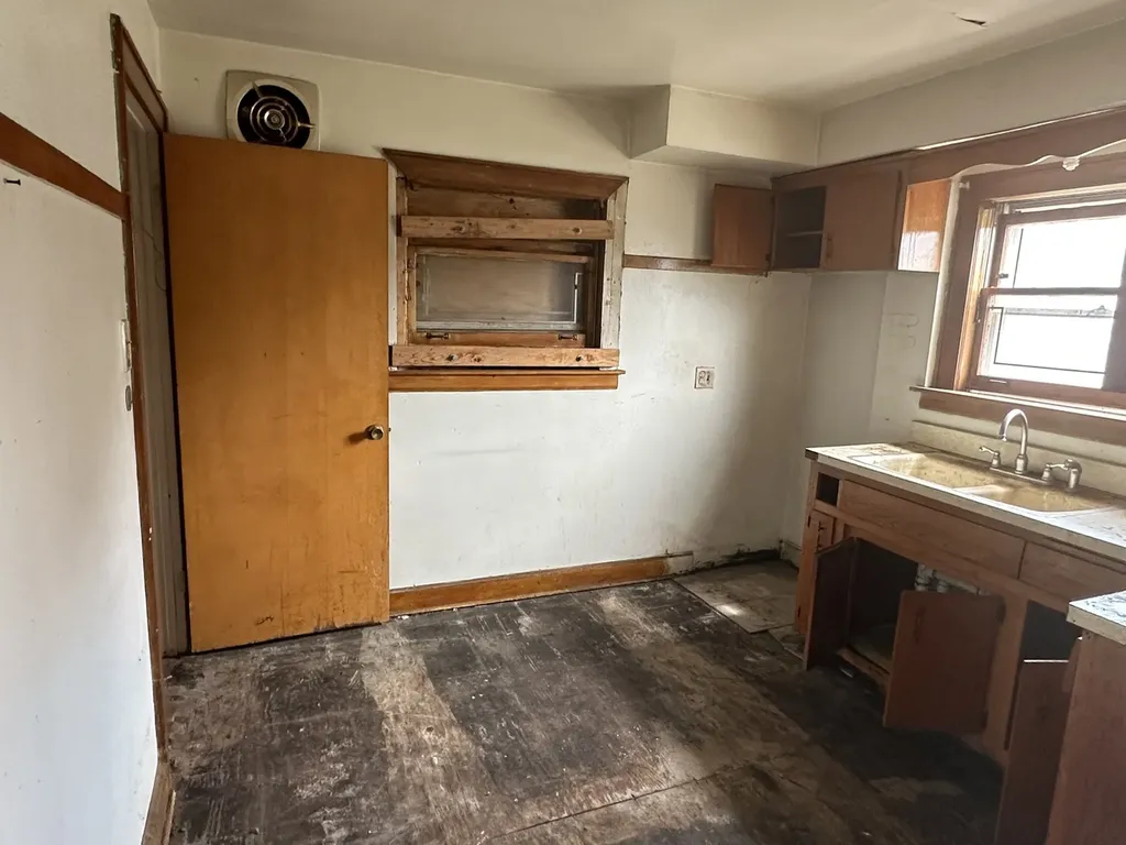 8433 South Wolcott Avenue Chicago IL 60620