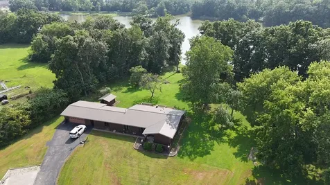 8 Lakedale Drive Salem IL 62881