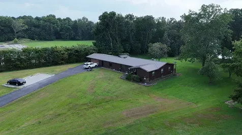 8 Lakedale Drive Salem IL 62881