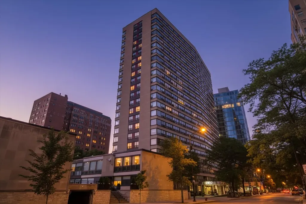 2930 North Sheridan Road Chicago IL 60657