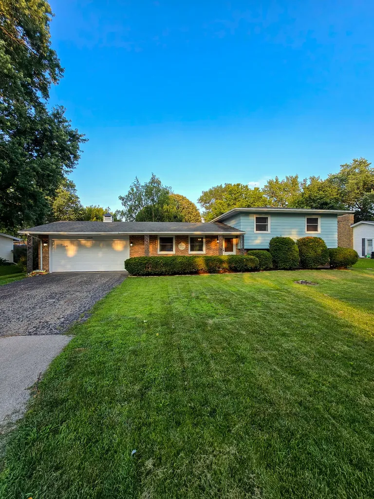 15821 South River Road Plainfield IL 60544
