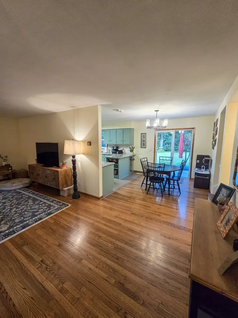 15821 South River Road Plainfield IL 60544