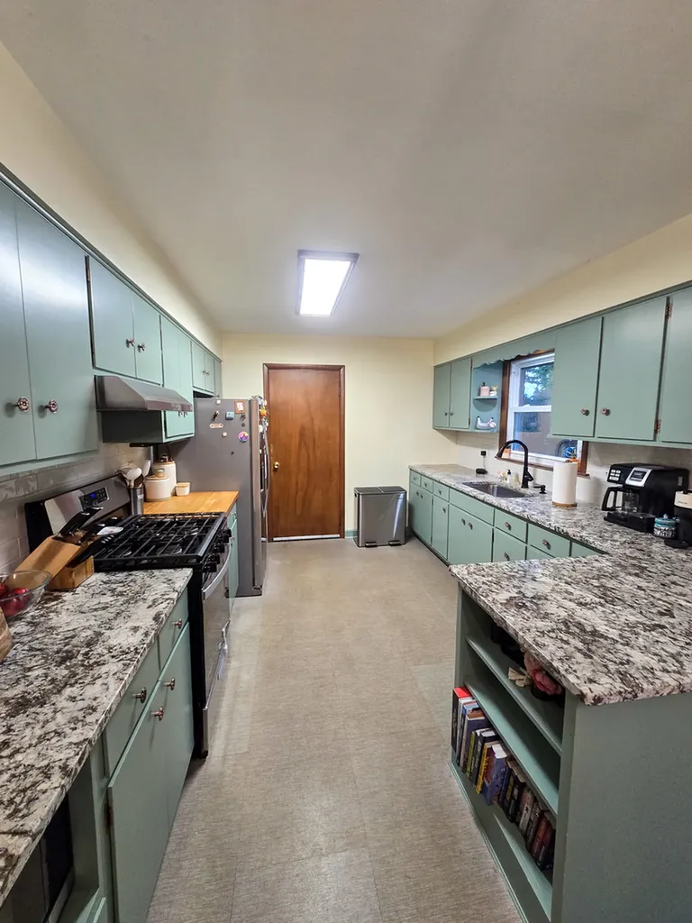 15821 South River Road Plainfield IL 60544