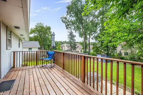 2319 Springhill Lane Lindenhurst IL 60046