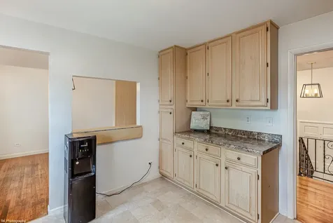 2319 Springhill Lane Lindenhurst IL 60046