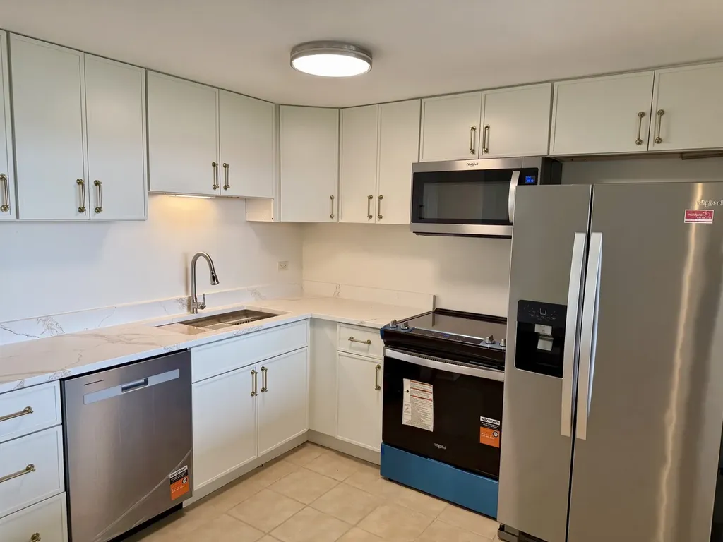 2015 South Finley Road S Lombard IL 60148