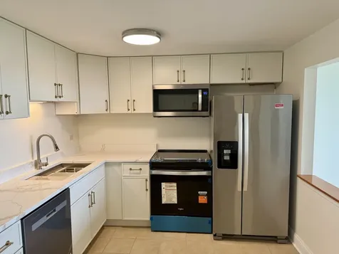 2015 South Finley Road S Lombard IL 60148