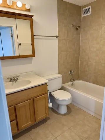 2015 South Finley Road S Lombard IL 60148