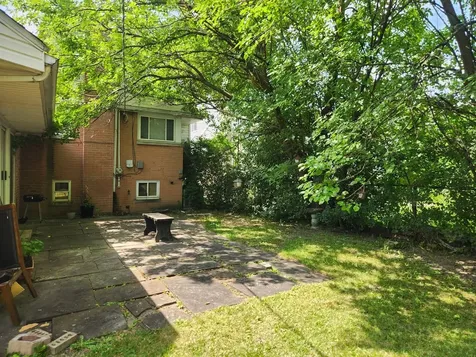 6647 North Lawndale Avenue Lincolnwood IL 60712