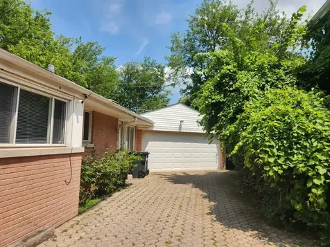 6647 North Lawndale Avenue Lincolnwood IL 60712
