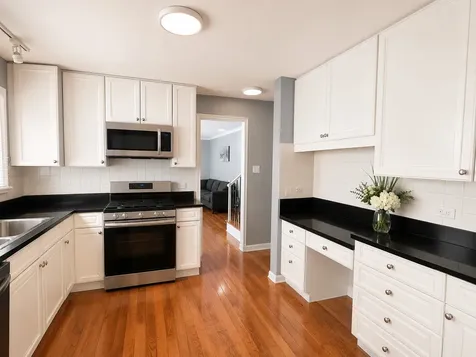 6647 North Lawndale Avenue Lincolnwood IL 60712
