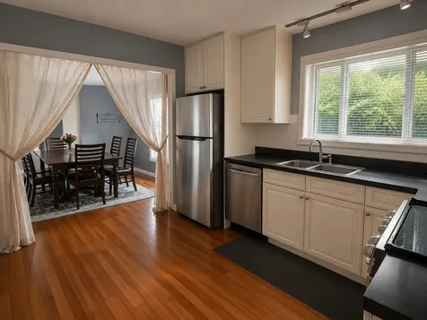 6647 North Lawndale Avenue Lincolnwood IL 60712