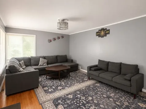 6647 North Lawndale Avenue Lincolnwood IL 60712