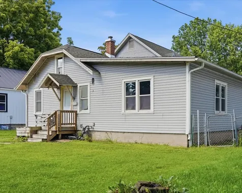 704 12TH Avenue Sterling IL 61081