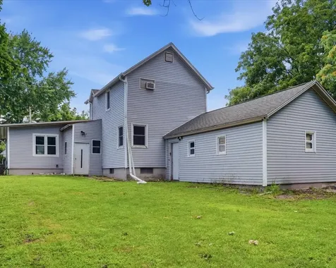 704 12TH Avenue Sterling IL 61081