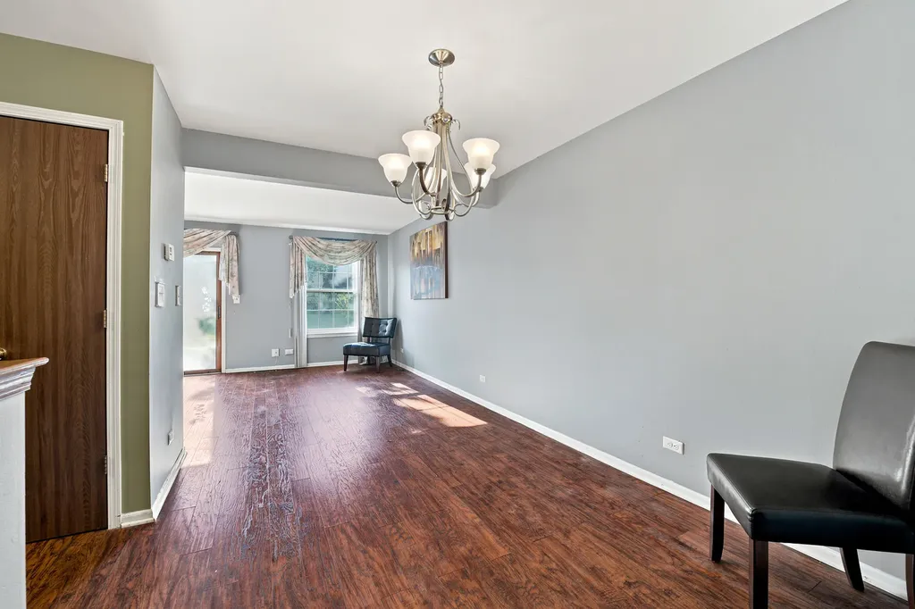 875 North Tamarac Boulevard Addison IL 60101