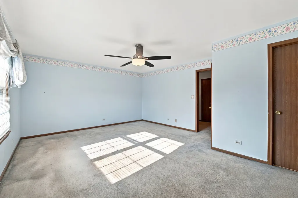 875 North Tamarac Boulevard Addison IL 60101