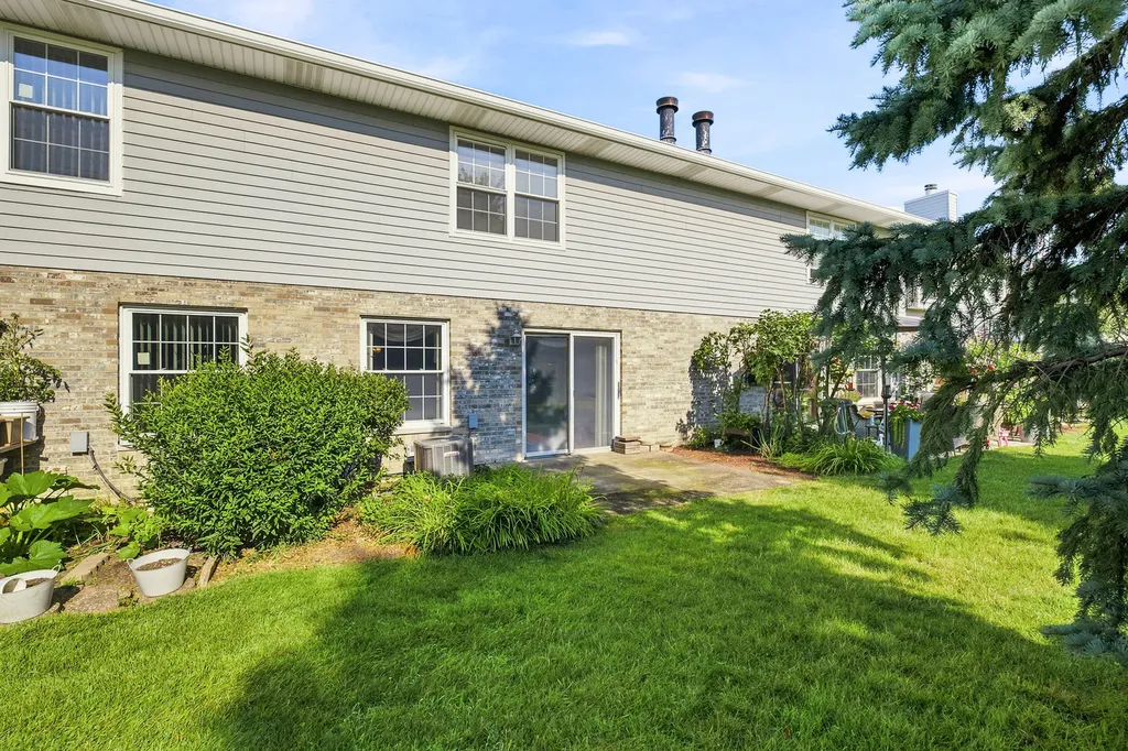875 North Tamarac Boulevard Addison IL 60101