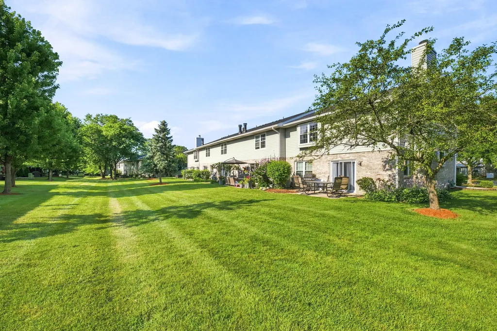875 North Tamarac Boulevard Addison IL 60101
