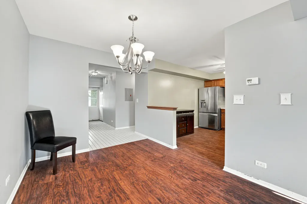 875 North Tamarac Boulevard Addison IL 60101