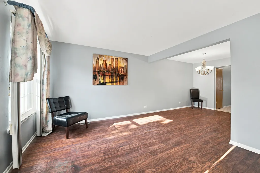 875 North Tamarac Boulevard Addison IL 60101