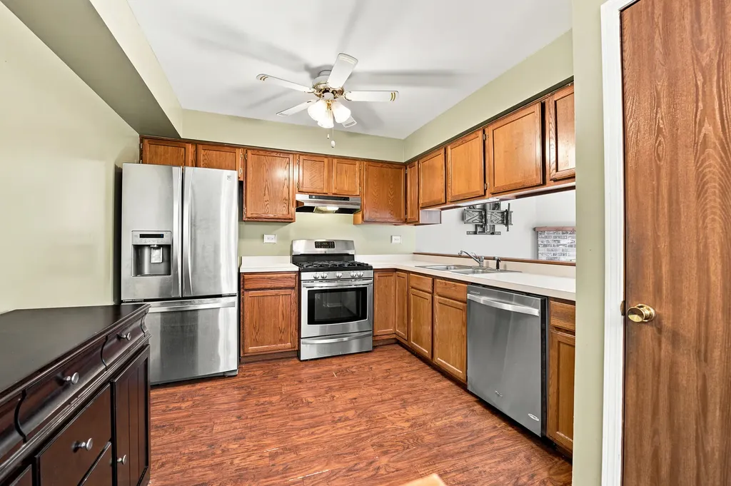 875 North Tamarac Boulevard Addison IL 60101