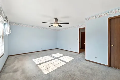 875 North Tamarac Boulevard Addison IL 60101