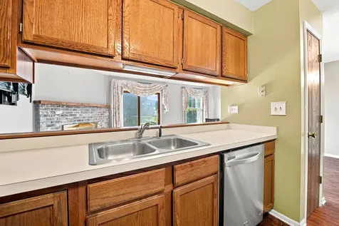 875 North Tamarac Boulevard Addison IL 60101