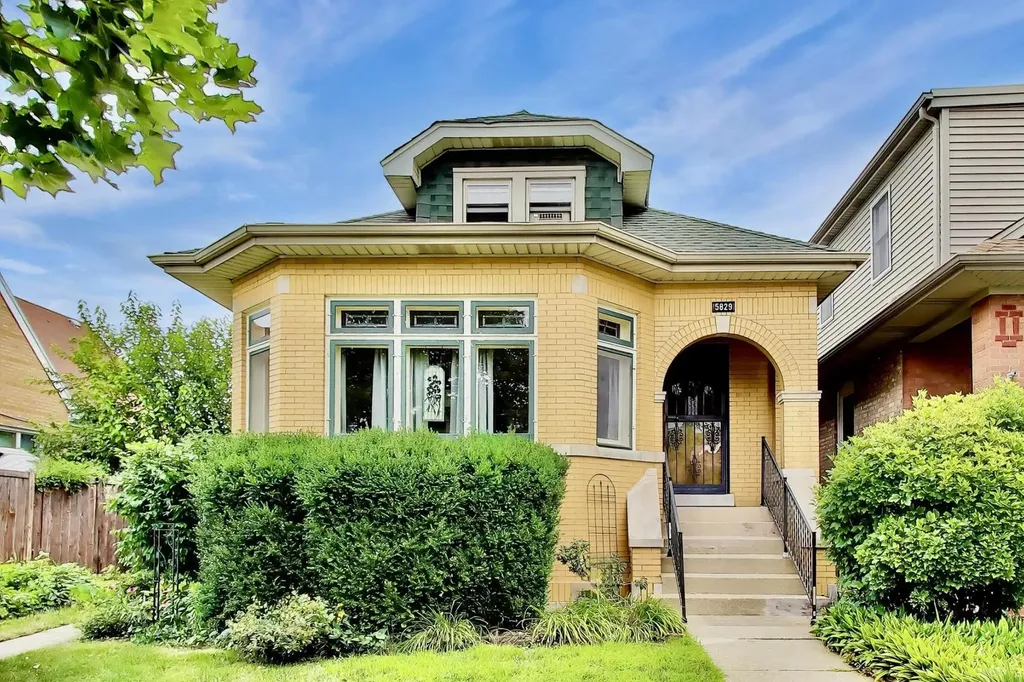 5829 North Mobile Avenue Chicago IL 60646