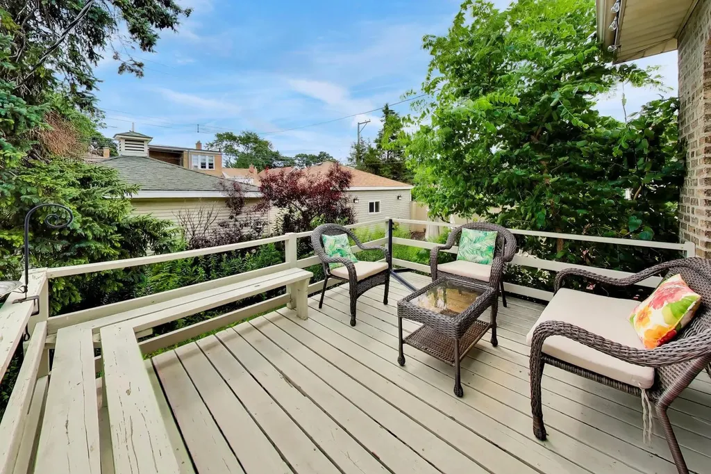 5829 North Mobile Avenue Chicago IL 60646